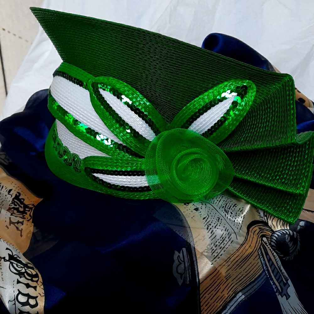 Women's Dress Hat w/ decorated hat box